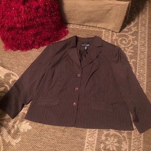 NoutonMcnaughton Woman suit